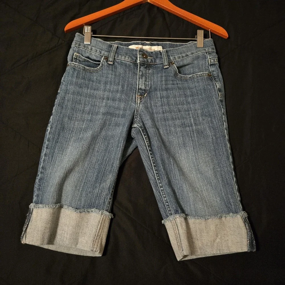 Mossimo‎ Denim Shorts Juniors 9 Blue Denim Bermuda Cuffed Embroidered Stretch